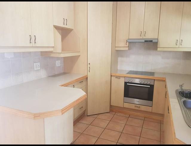 3 BEDROOM PROPERTY TO RENT IN WELLWAY PARK EAST